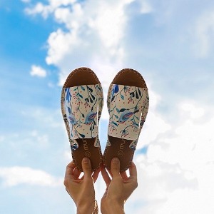 [mumka] Blue Birds Flat sandal